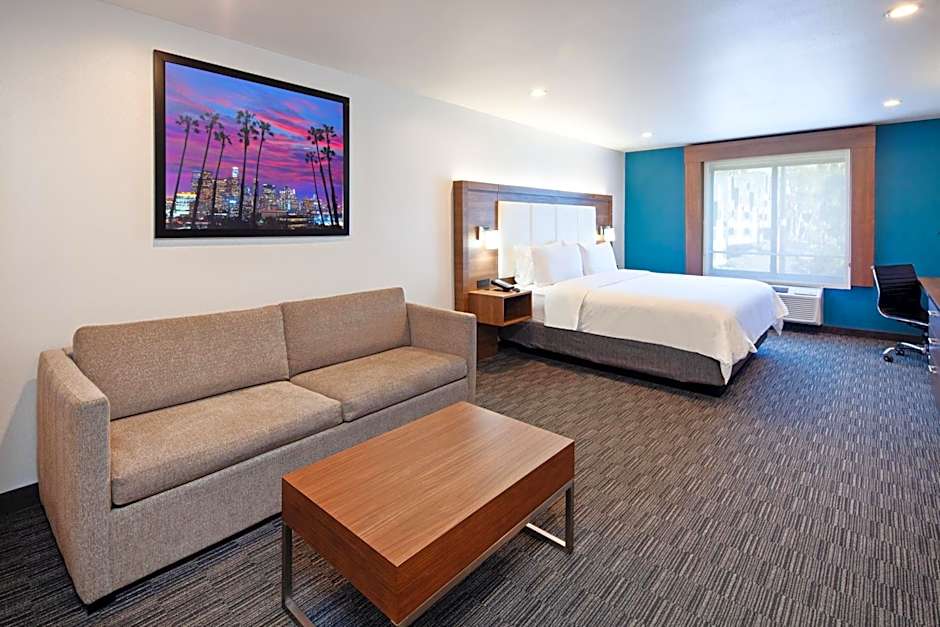 Holiday Inn Express Hollywood Walk of Fame By IHG