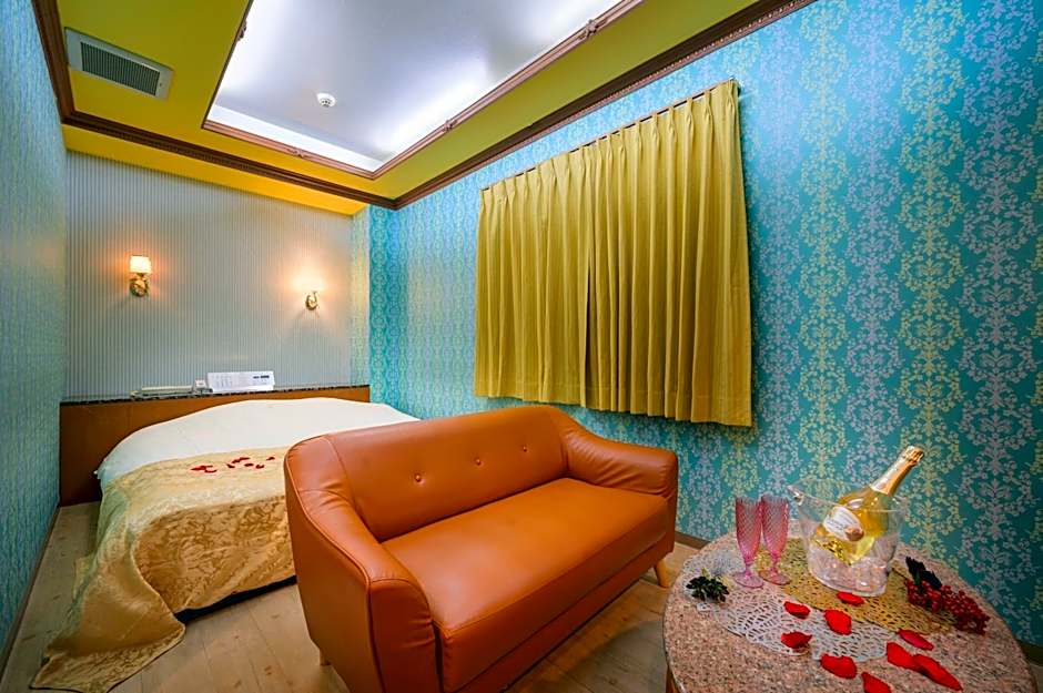 Happy Kiss (Adult Only)