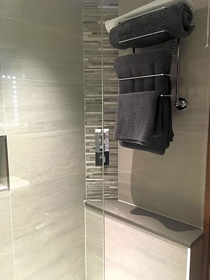 Best Western Plus Pastures Hotel