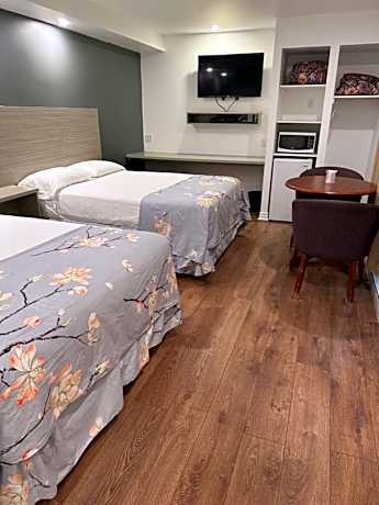 Queen Room with Two Queen Beds - Non-Smoking