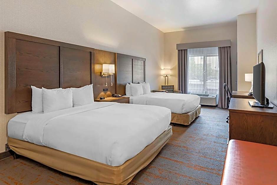 Comfort Inn & Suites Brighton Denver NE Medical Center