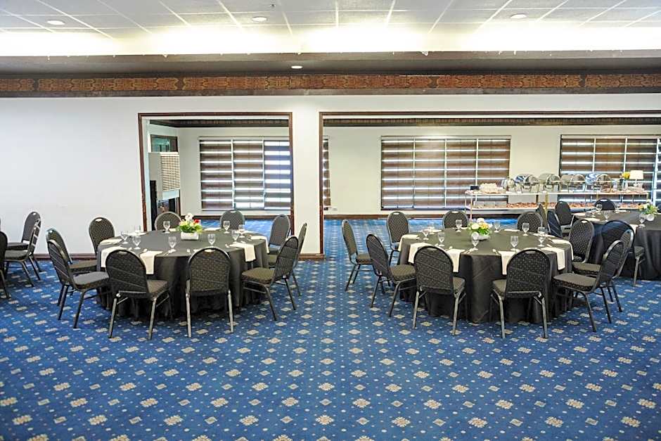 Waterfront Insular Hotel Davao