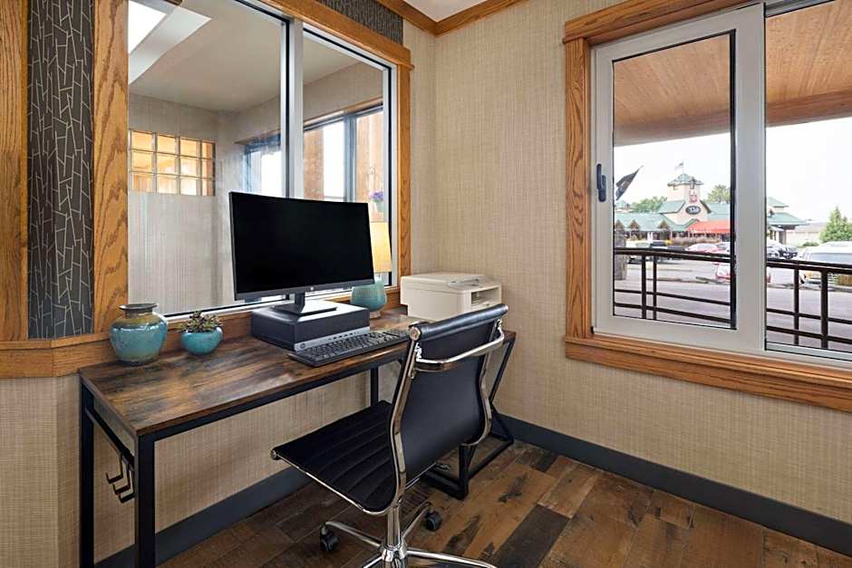 Days Inn & Suites by Wyndham Bozeman