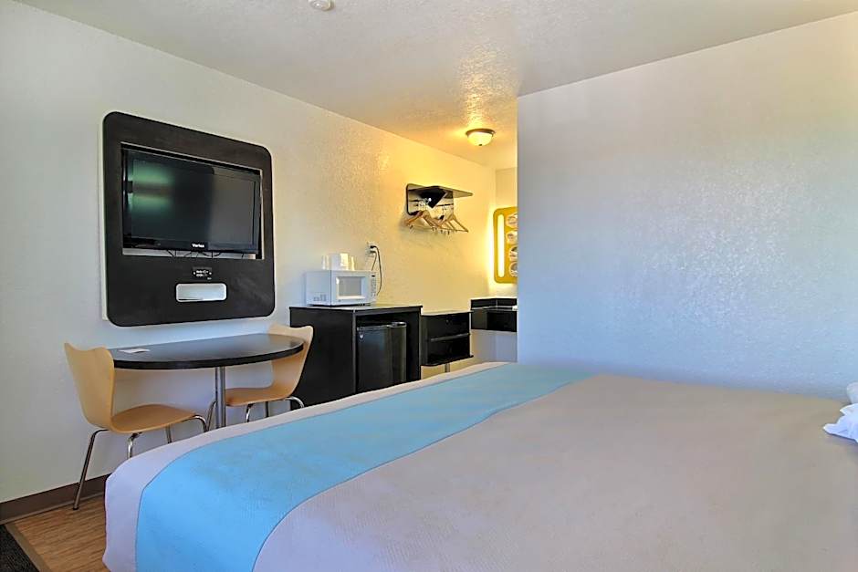 Motel 6-Carlsbad, NM