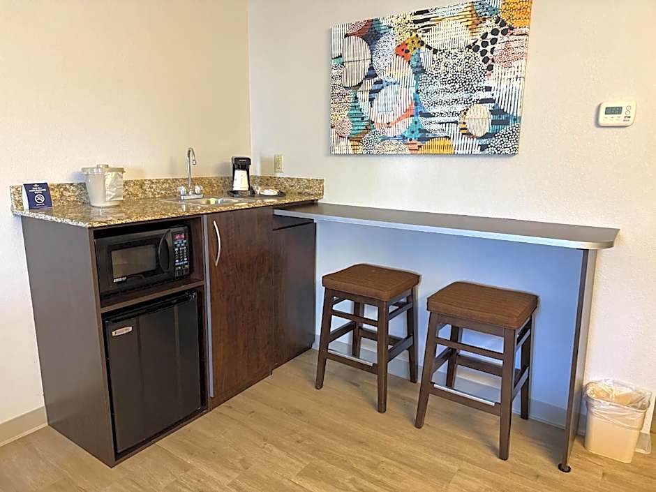 Microtel Inn & Suites - Triadelphia