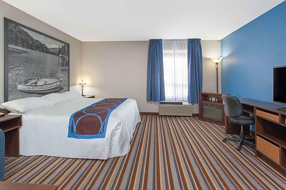 Super 8 by Wyndham Fort Frances