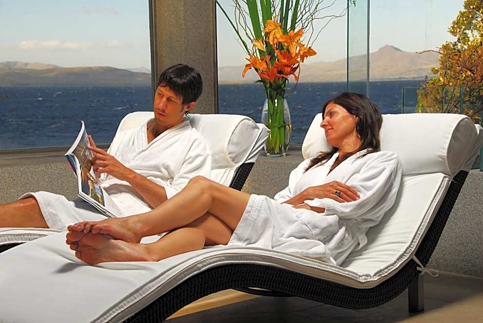 Alma Del Lago Suites & Spa