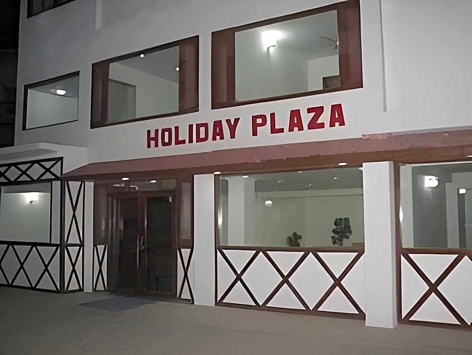Holiday Plaza Hotel