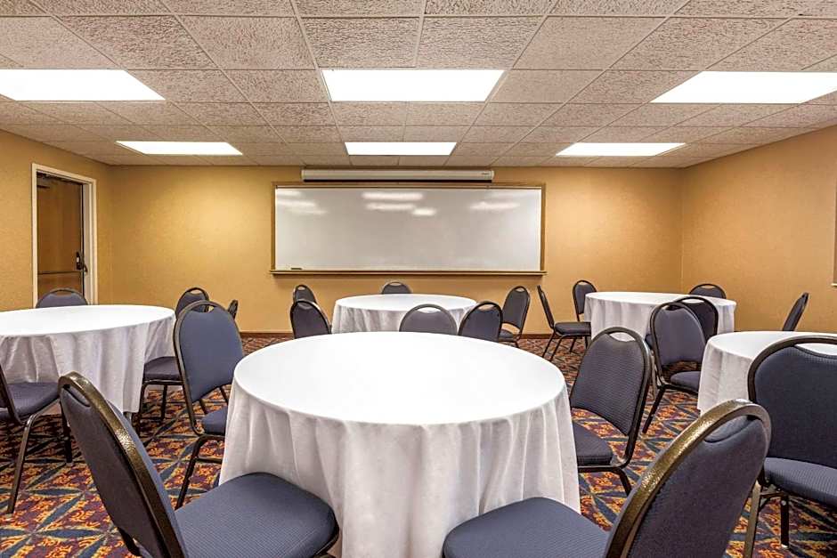 Quality Inn Auburn Hills - Detroit North