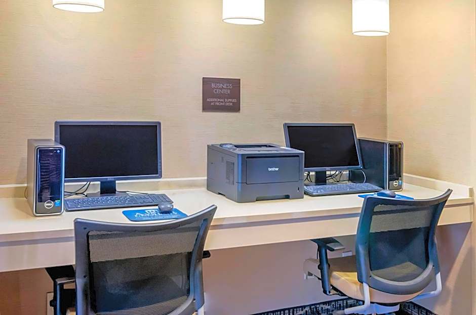 Comfort Inn & Suites Lynchburg Airport - University Area