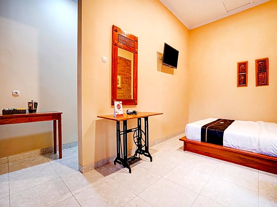 Collection O 90265 Cempoko Mulyo Homestay Syariah