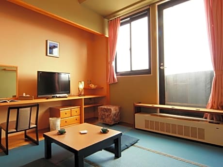 Japanese-Style Twin Room with Shared Bathroom
