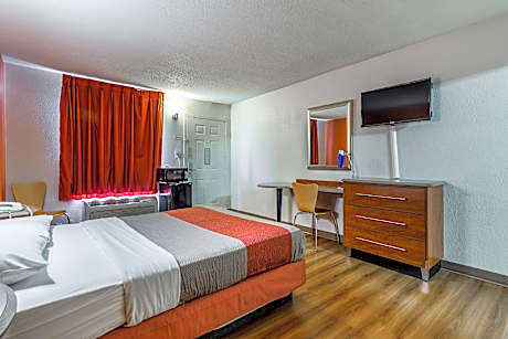 1 Queen Bed | Non-Smoking, Micfridge