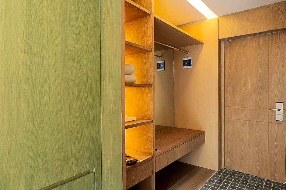 The House Tour Uphill