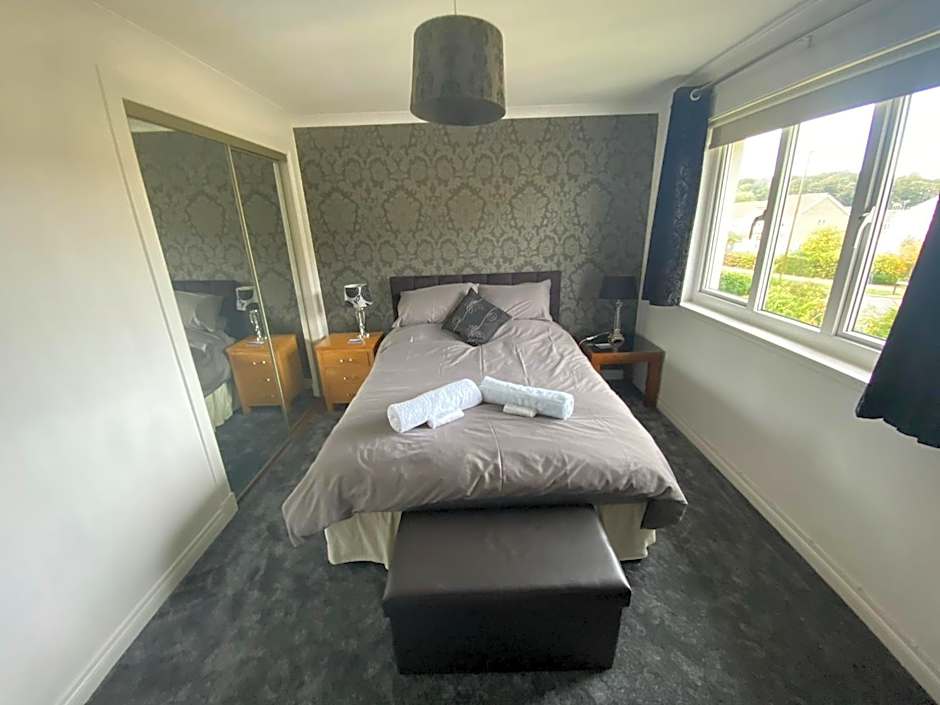 Photo 1 of 4 of 1 Queen Bed
