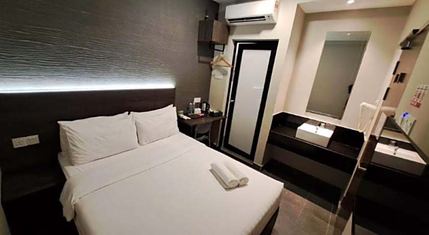 The Square Hotel