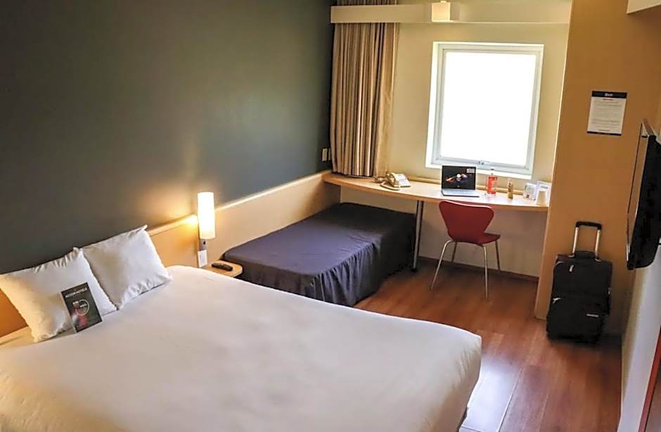 Ibis Monterrey Valle