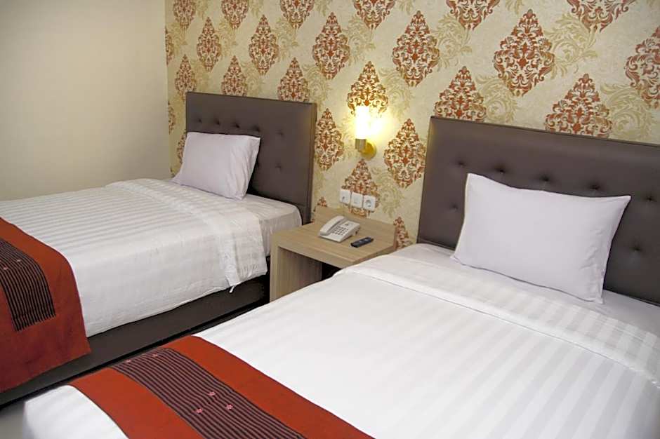 Hersya Front One Inn Surabaya