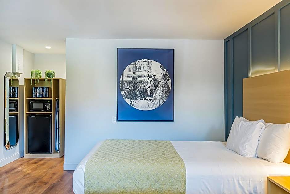 Ardsley Acres Hotel Court