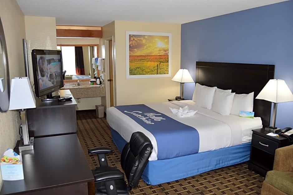 Days Inn by Wyndham Easley West Of Greenville/Clemson Area