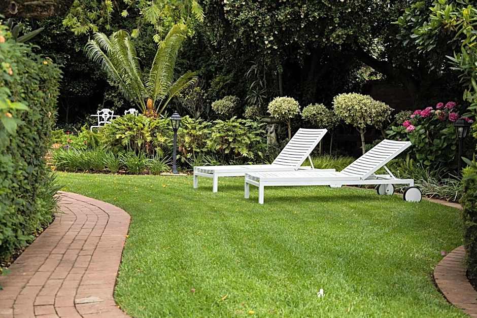 Cape Village Lodge
