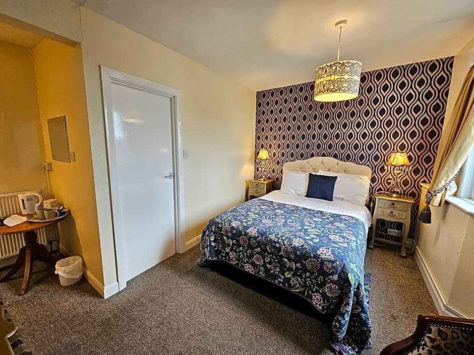 Rivelyn Hotel Bar & Restaurant