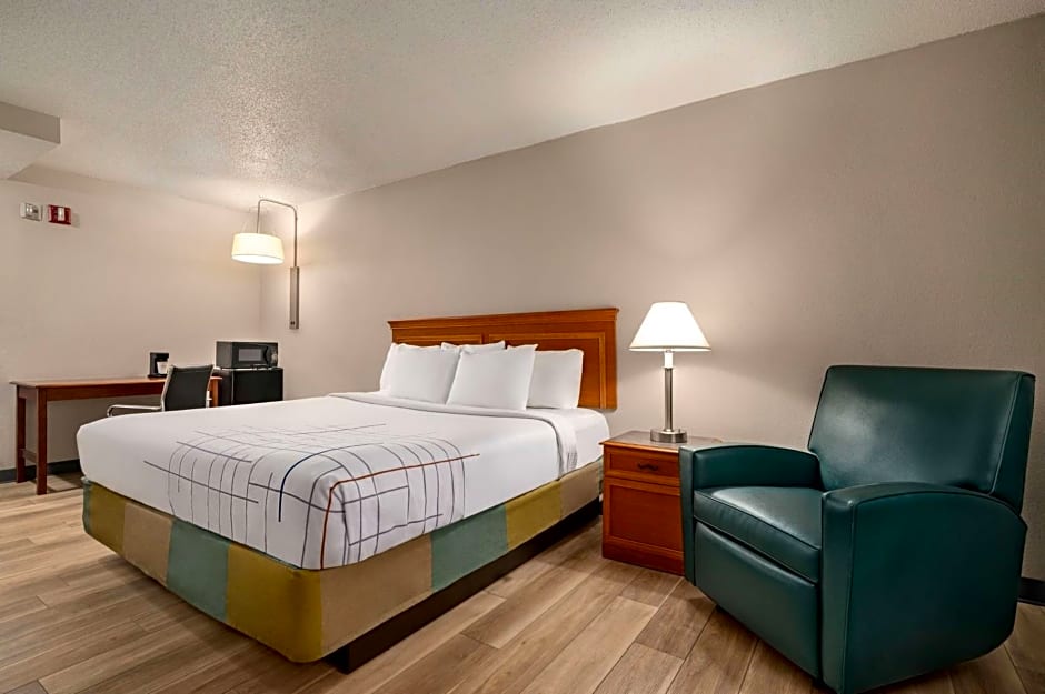 La Quinta Inn & Suites by Wyndham Columbus Airport Reynoldsburg