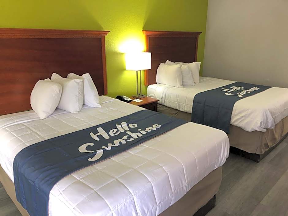 Days Inn by Wyndham Shorter
