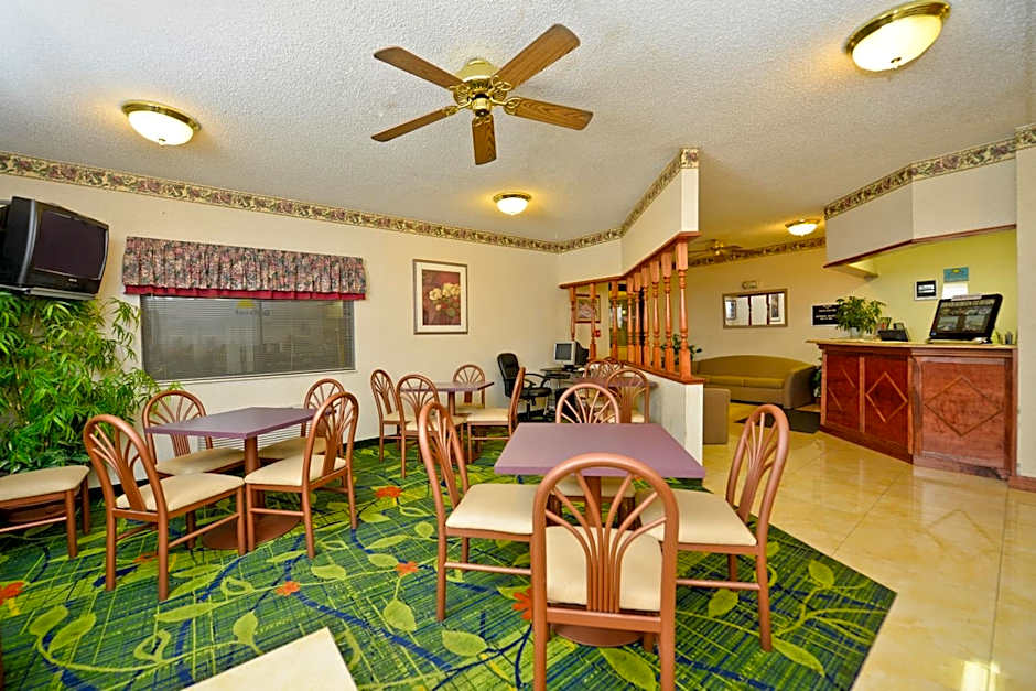 Days Inn by Wyndham Topeka