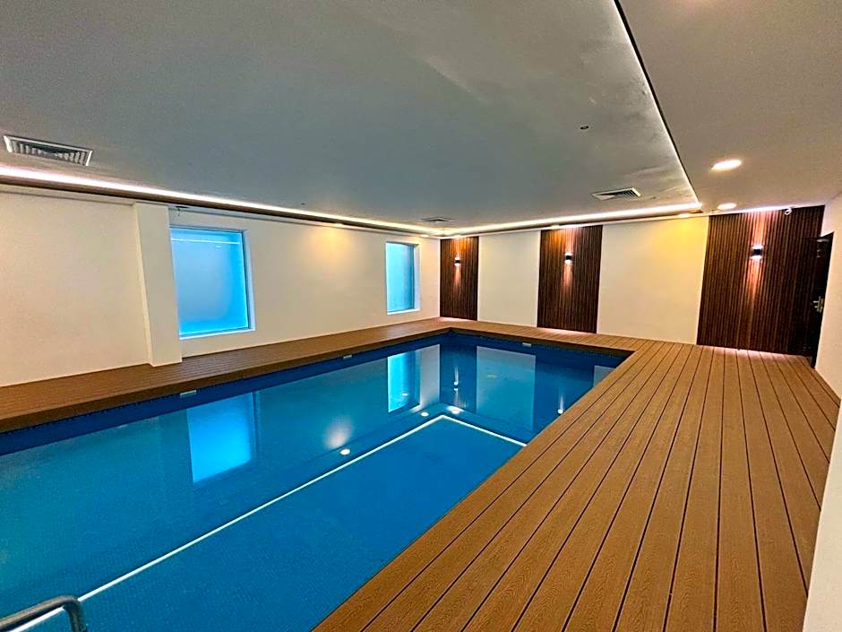 Krystal Urban Monterrey San Jeronimo