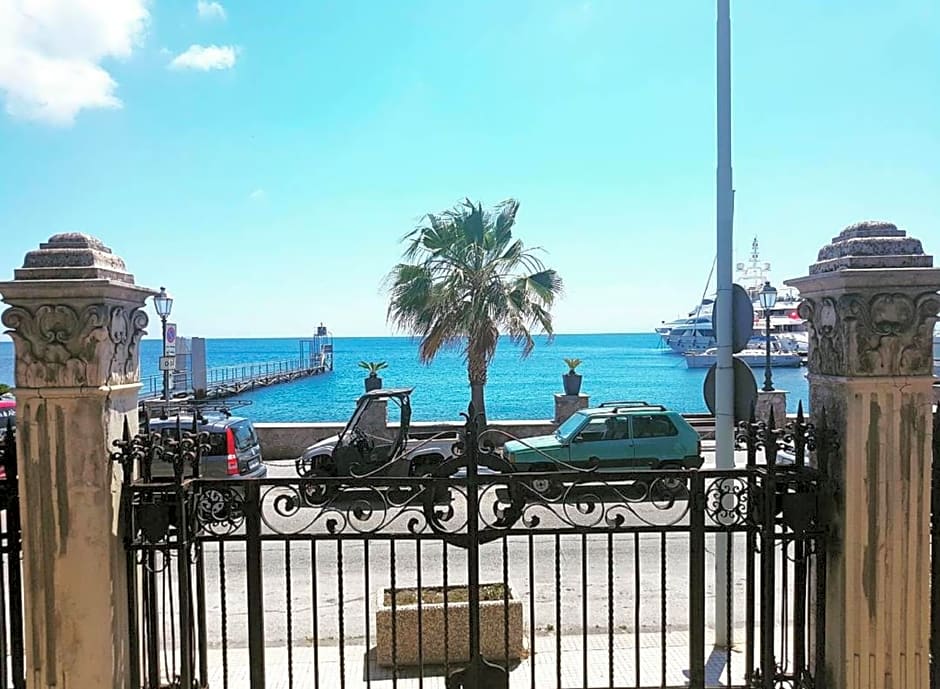 B&B Albatros – Lipari, WA