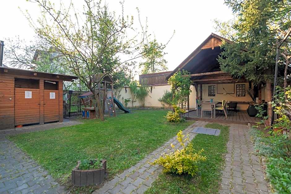 Vila Fortuna - Art O'Clock