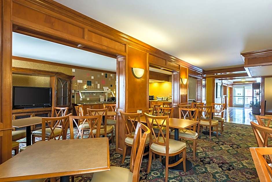 Clarion Inn and Summit Center