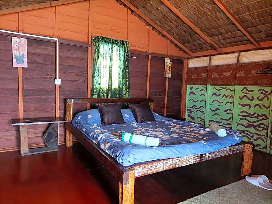 Photo 1 of 8 of Bungalow, Beachfront