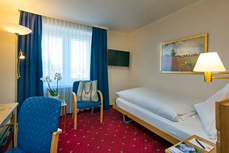 FAMILY ROOM WITH BALCONY