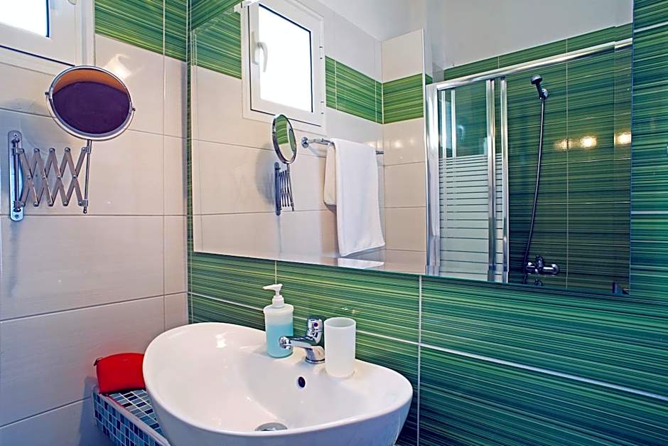 Stratos Hotel