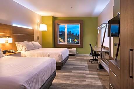 Queen Suite with Two Queen Beds - Mobility Accessible