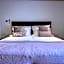 Bath House Hotel & Restaurant