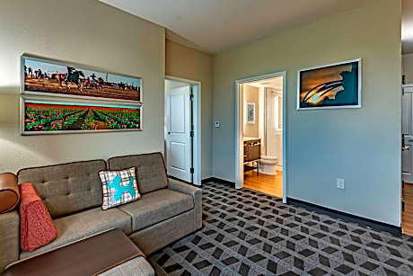 1 Bedroom Suite, 1 Queen, Sofa bed