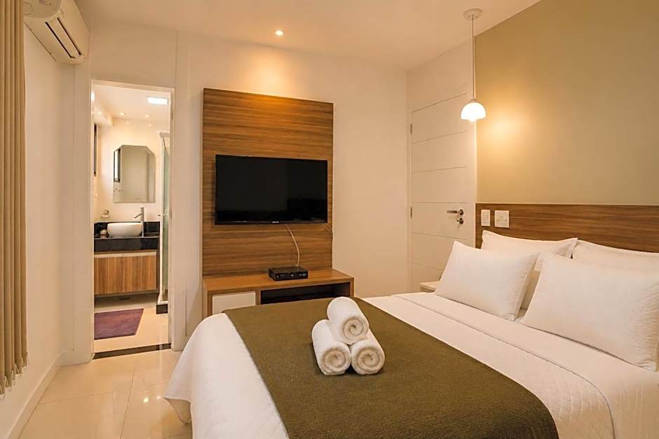 Comfortable 3 Bedrooms: Side Sea View