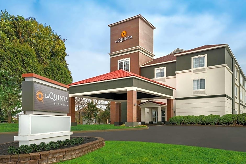 La Quinta by Wyndham Latham Albany Airport