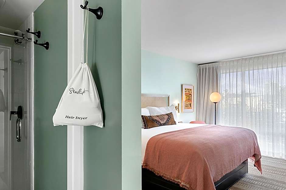 The Starlight Motor Inn