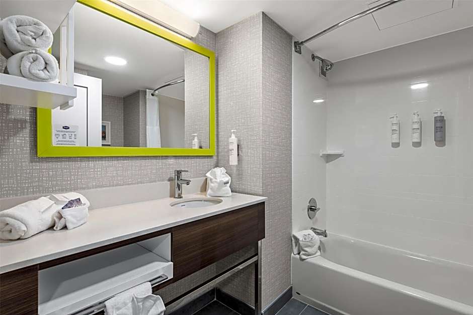Hampton Inn By Hilton Columbus-North