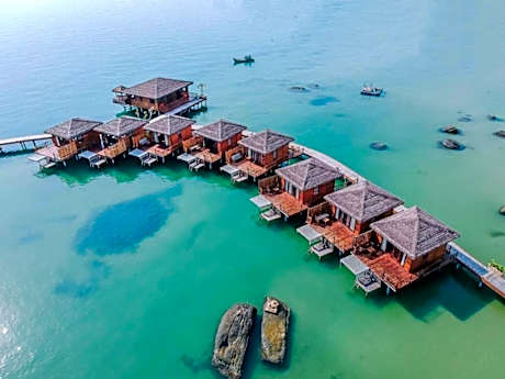 Rocks Beach Boutique