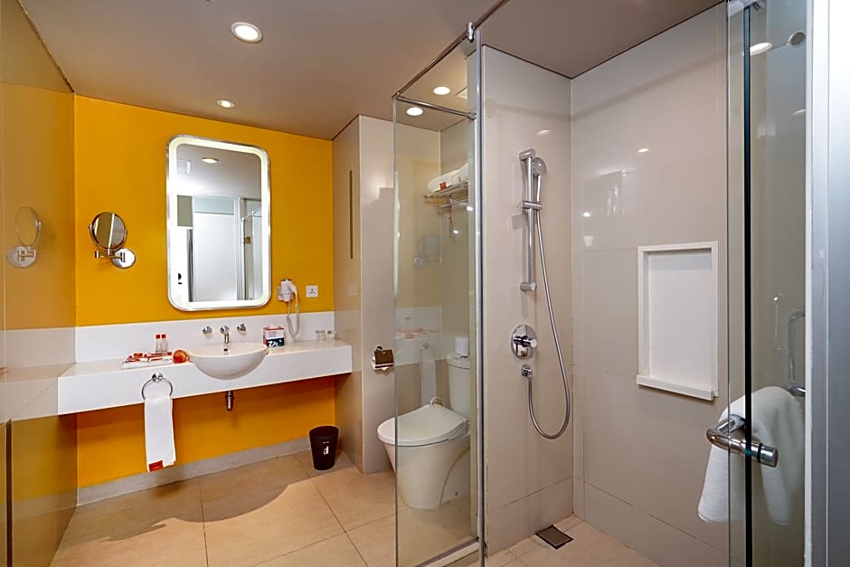 HARRIS Hotel & Conventions Bekasi