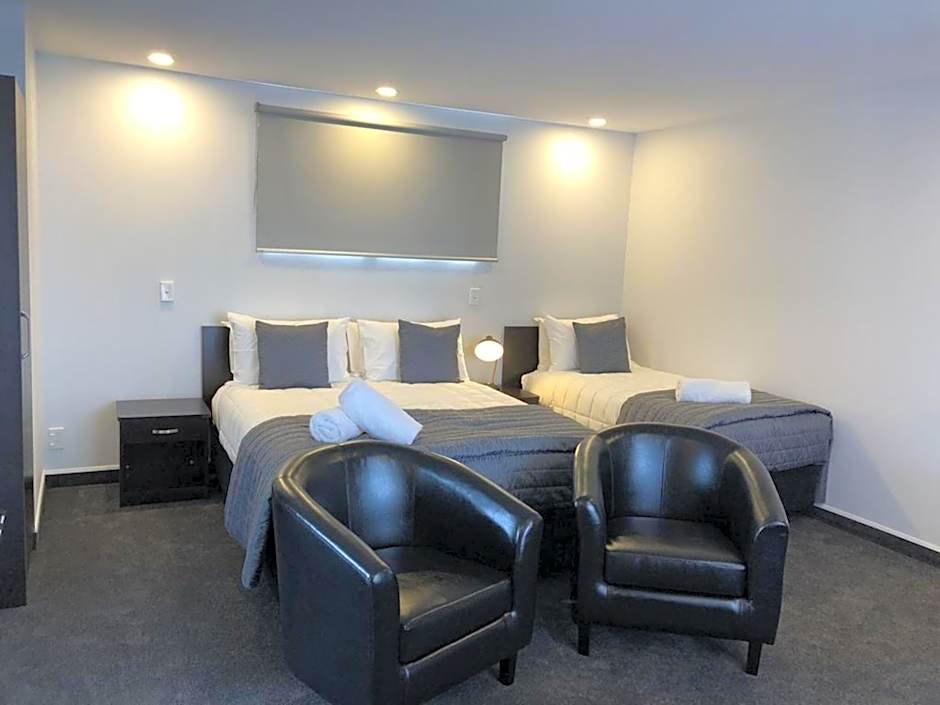 Durham Court Motor Inn