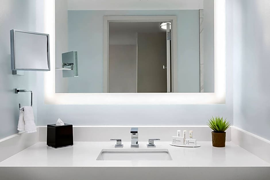 Courtyard by Marriott Boston Cambridge