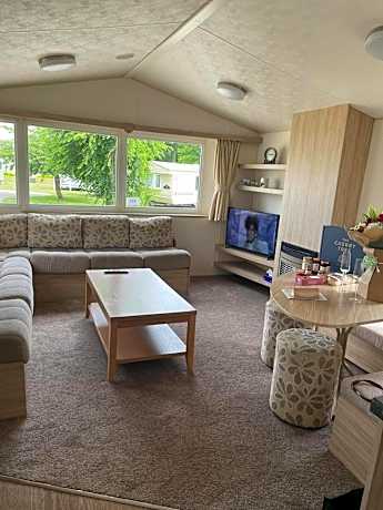 6 berth caravan Cherry tree holiday park Great yarmouth