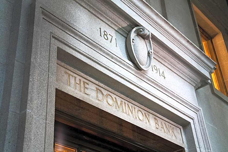 One King West Hotel And Residence