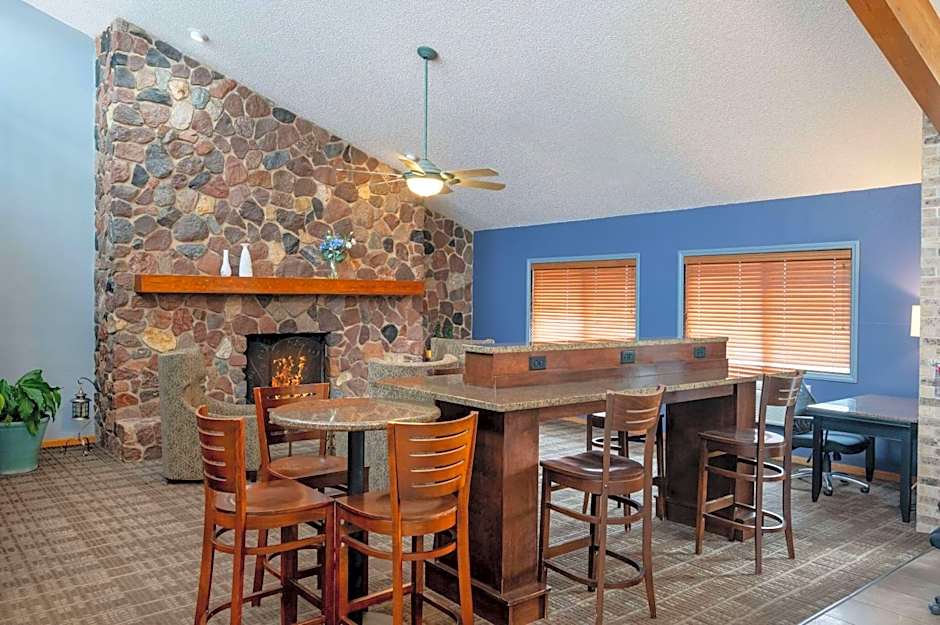 AmericInn by Wyndham Eau Claire